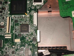 Acer 日本エイサー Aspire Oneの分解、Asus Eee PC 901 4G-Xとの比較18