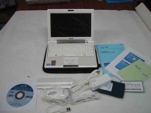 ASUS Eee PC 900国内版のパッケージ内容物