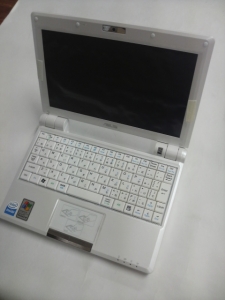 ASUS Eee PC 900-Xの全体の写真
