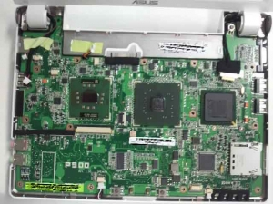 ASUS Eee PC 900-Xのマザーボードの上面写真