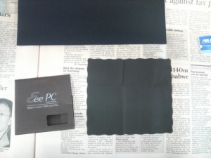 ASUS Eee PC S101付属のフキン?