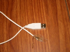 USB 電圧測定プラグ