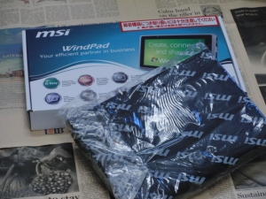 MSI WindPad 110W 化粧箱 内容