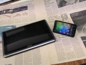 google アンドロイド HTC EVO WiMAX(au ISW11HT) と 110W