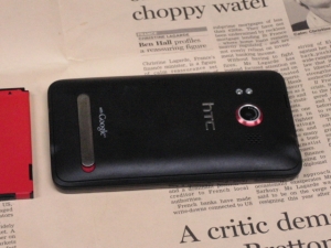 google アンドロイド HTC EVO WiMAX(au ISW11HT) 背面