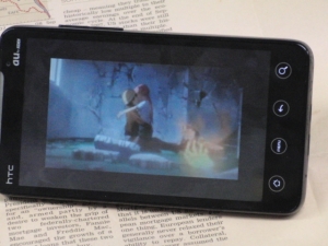 google アンドロイド HTC EVO WiMAX(au ISW11HT) スタンドアーム 動画再生