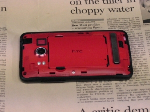 google アンドロイド HTC EVO WiMAX(au ISW11HT) 背面