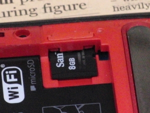 google アンドロイド HTC EVO WiMAX(au ISW11HT) 背面