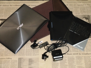 ASUS ZENBOOK UX31E-RY128 UX31E UX21E 化粧箱 内容物