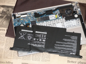 ASUS ZENBOOK UX31E UX31E-RY128 UX21 分解 リチウム電池