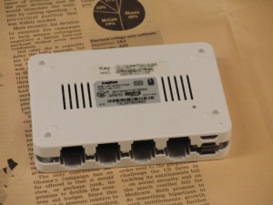 ロジテックのLAN-W300N/PR5W 分解
