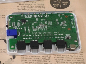 ロジテックのLAN-W300N/PR5W 分解