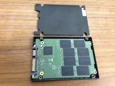 SATA III 6Gb/s SSD320 (Premium) 分解