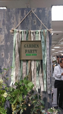 ドレス小物が激安格安なのは東京青山の大人ウェディング.com青山サロン