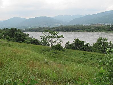 大雨あとの吉野川