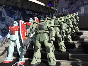 ガンダムドックスのジムとザク
