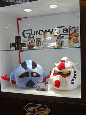 ガンダムドックスのジムとザク