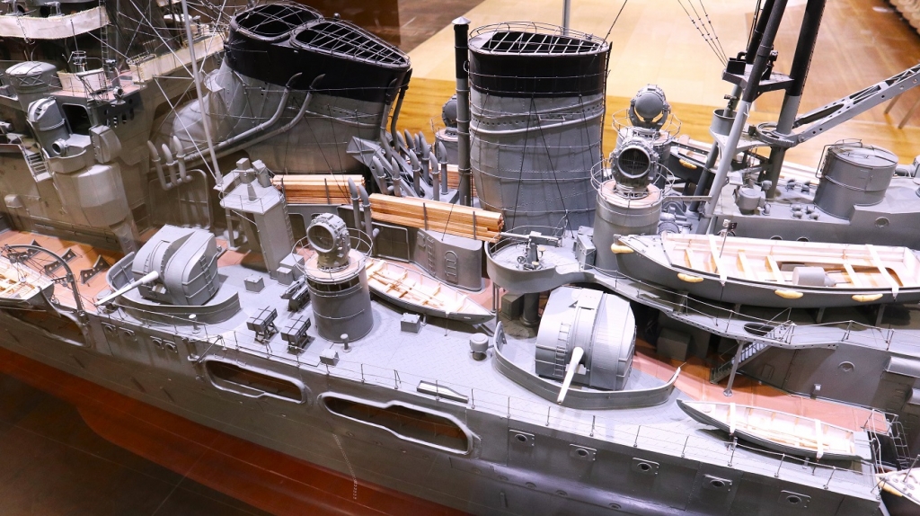 1/50スケールの重巡洋艦「愛宕」の模型(艦橋より後部付近 1/50スケールの重巡洋艦「愛宕」の模型(艦橋より後部付近