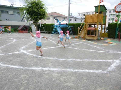 上手にスキップ4歳児.JPG