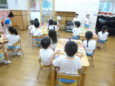 13いただきますの挨拶.JPG