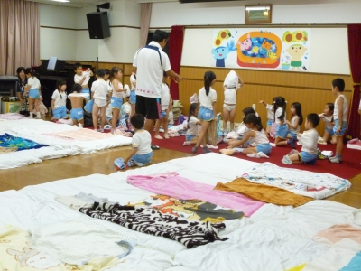 40パジャマに着替え.JPG