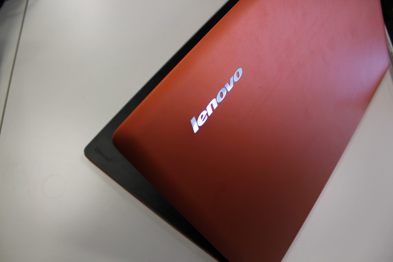 IdeaPad U300sの天板