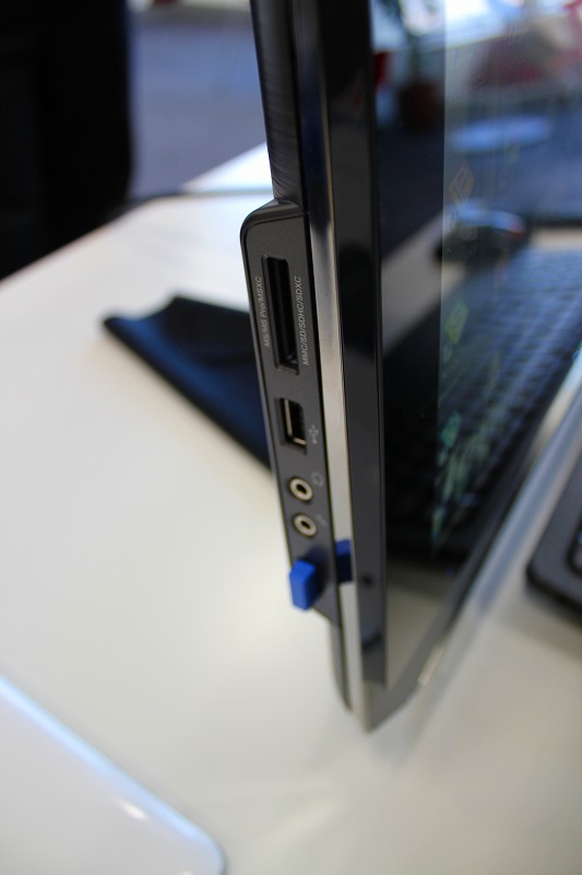 IdeaCentre B520 メモリカードリーダー