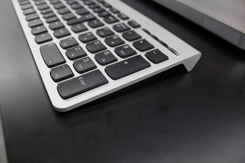 ワイヤレスキーボード