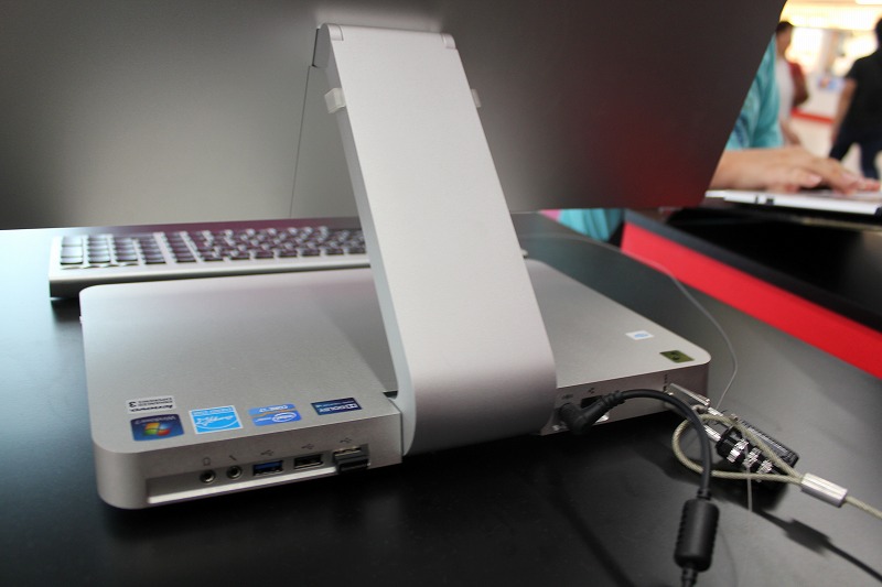 IdeaCentre A720スタンド