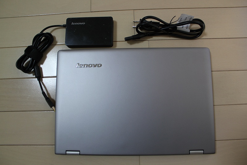 IdeaPad YOGA13と薄型ACアダプター