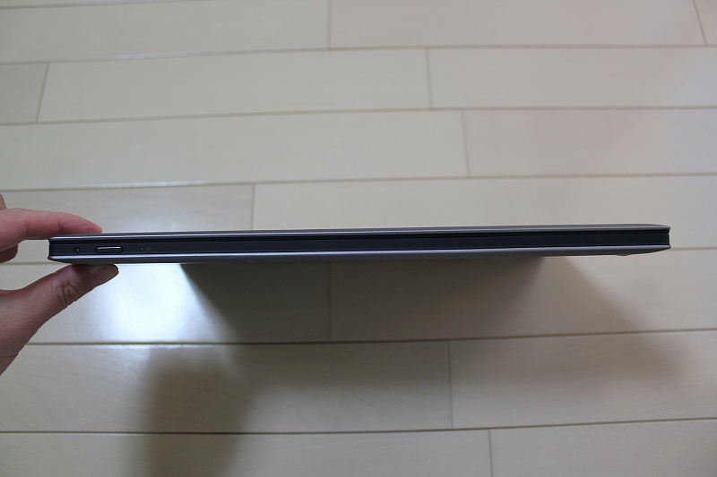 IdeaPad YOGA13の前面