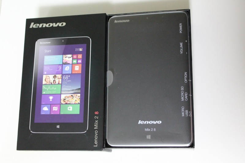 Lenovo Miix2 8の箱