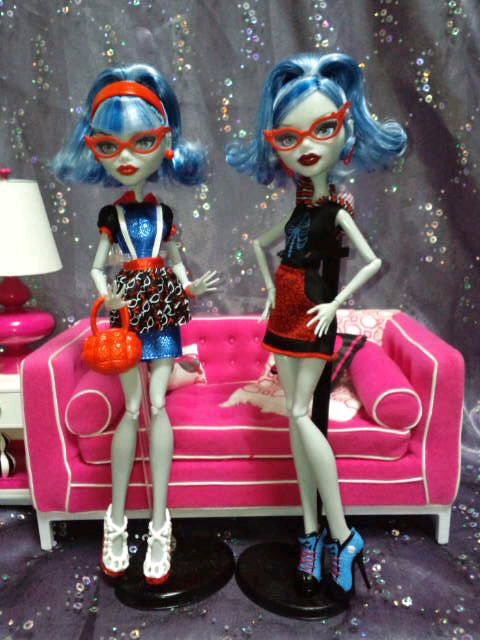 モンスター・ハイ 赤眼鏡のゾンビ姉妹!?。 Monster high twin's