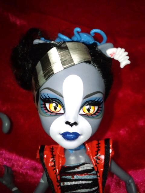 ゾンビでシェイクな化け猫双子…。 Monster High Zombie Shake Meowlody