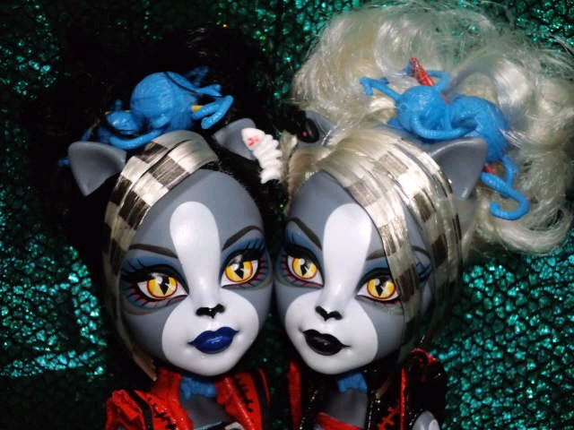 ゾンビでシェイクな化け猫双子…。 Monster High Zombie Shake Meowlody