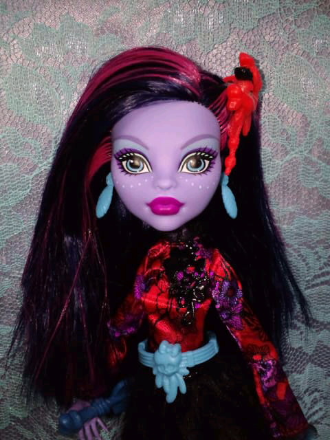 例え日本ではもう永遠の氷河期でも、モンスター・ハイは今花盛りぢゃ