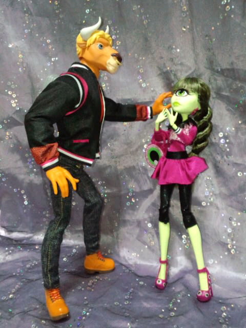 モンスター・ハイ 瞳は一粒ダイヤモンド!?。 Monster High SDCC Iris