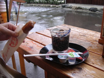 まだ雨宿りなのさ