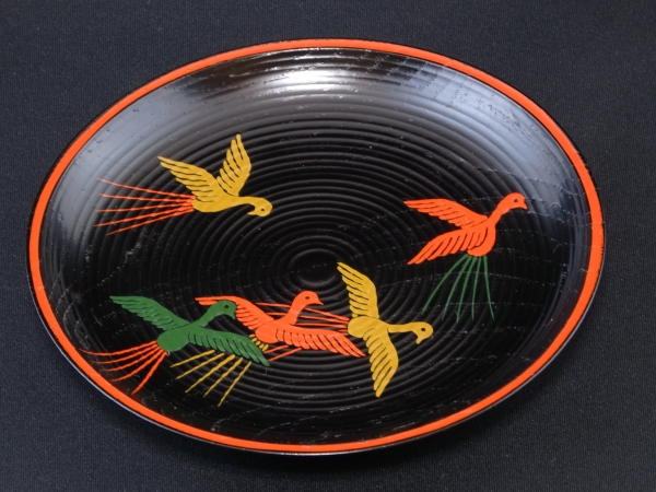 川端近左 唐松蒔絵 松ノ木溜 青海盆 共箱 丸盆 茶道具 【k3497】 川端近左 唐松蒔絵 松ノ木溜 青海盆 共箱 丸盆 茶道具 【k3497