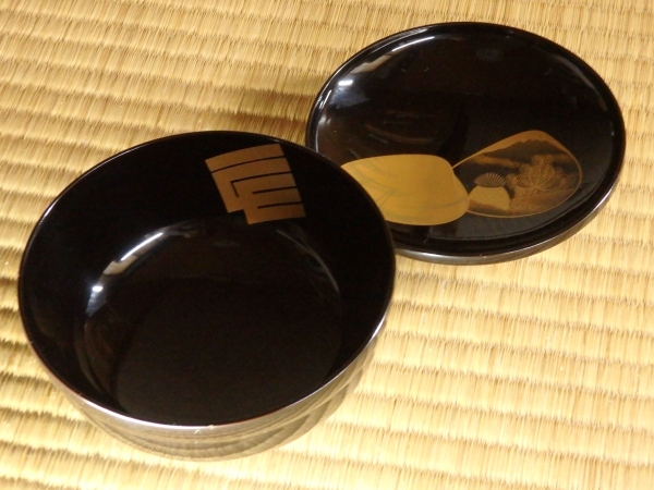 輪島塗 源氏蒔絵（画）黒煮物椀 10客 | 坂井春明堂