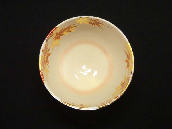 宮川香雲作　竜谷焼　色絵　花図　茶碗　共箱　共布　栞付　茶道具 宮川香雲作 竜谷焼 色絵 花図 茶碗 共箱 共布 栞付 茶道具 工芸品
