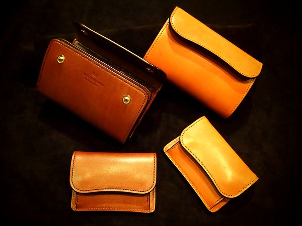 ワイルドスワンズからベイカー社のフルグレインレザーウォレット入荷