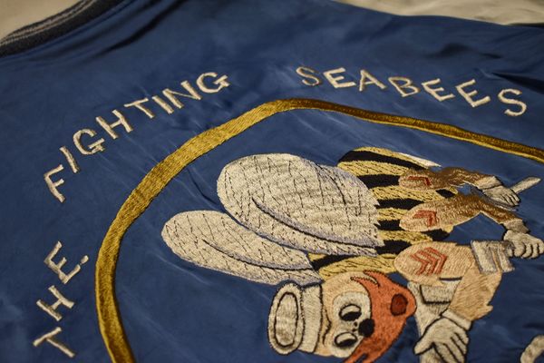 U.S. NAVY SEABEES スカジャン　美品 the U.S.NAVY シービーズ スカジャン リバーシブル 刺繍 M 青 赤