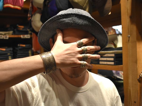アイバン・ハワードのコインシルバーバンドリング【Navajo/Ivan アイバン・ハワードのコインシルバーバンドリング【Navajo/Ivan