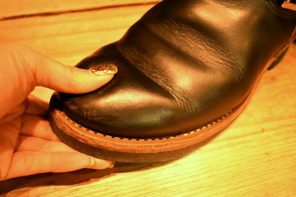 elastic sided safety boots