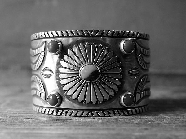 この迫力は！！アイヴァン・ハワードのビズビーターコイズバングル