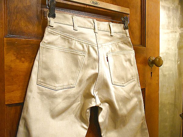 カラーパンツ発売初期のモデル！！セルヴィッジ付きサテンパンツ