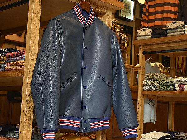 珍しいオールネイビーレザーのスタジャンが登場！！【WAREHOUSE / Lot 2168 ALL LEATHER AWARD JACKET