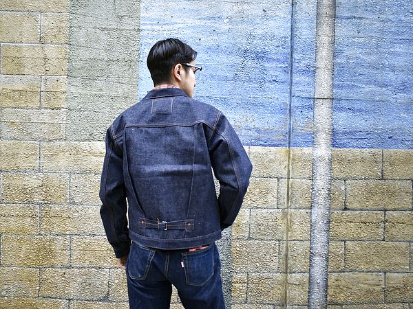 時代は遡り、1936年。デッドストックブルーの新作Gジャンが入荷しま