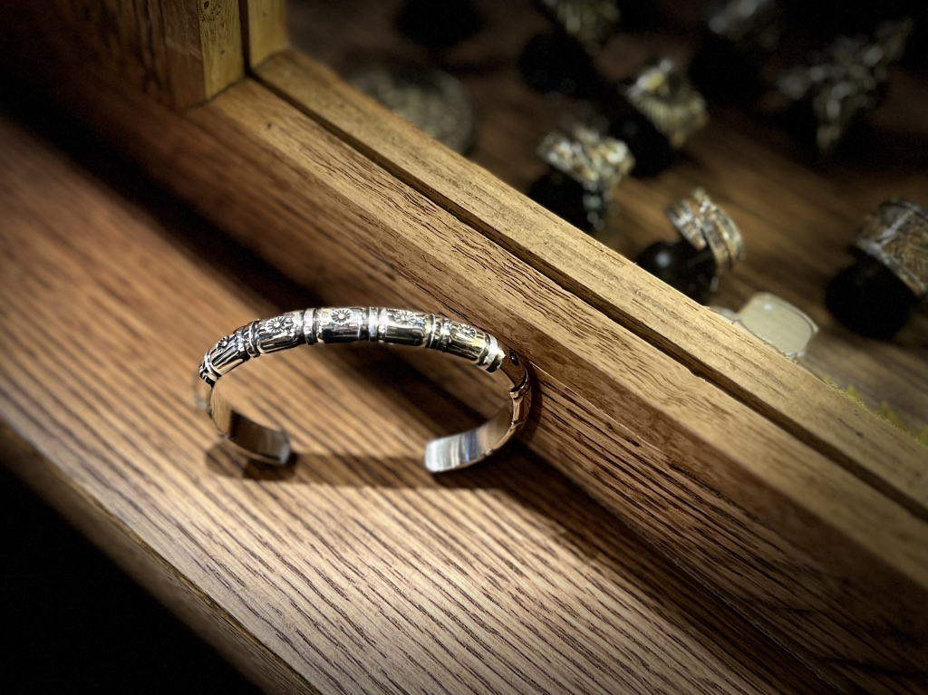 Ivan Howard【NATIVE AMERICAN/NAVAJO JEWELRY】 | JUNKY STYLE